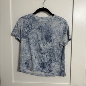 lululemon athletica Blue Patterned Short Sleeve Tee